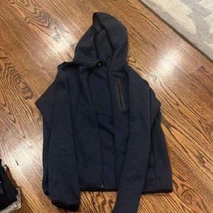 Uniqlo Size small navy blue sweatshirt.